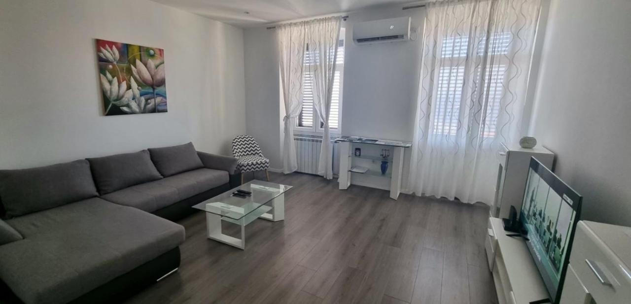 Apartment Lori - Beautiful View Rijeka Zewnętrze zdjęcie